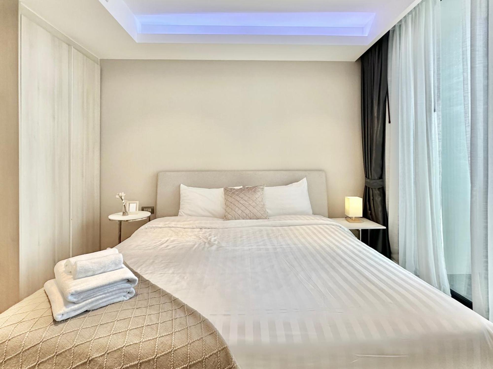 Sukhumvit 11#Luxury#Pool#Gym#Bts Nana&Mrt Sukhumvit#1Br#Max4Ppl Apartment Банкок Екстериор снимка