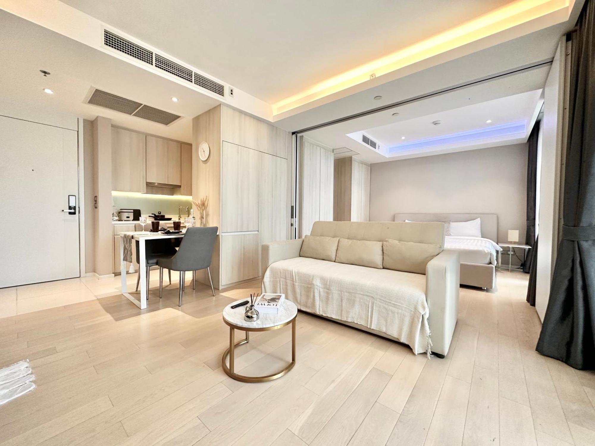 Sukhumvit 11#Luxury#Pool#Gym#Bts Nana&Mrt Sukhumvit#1Br#Max4Ppl Apartment Банкок Екстериор снимка