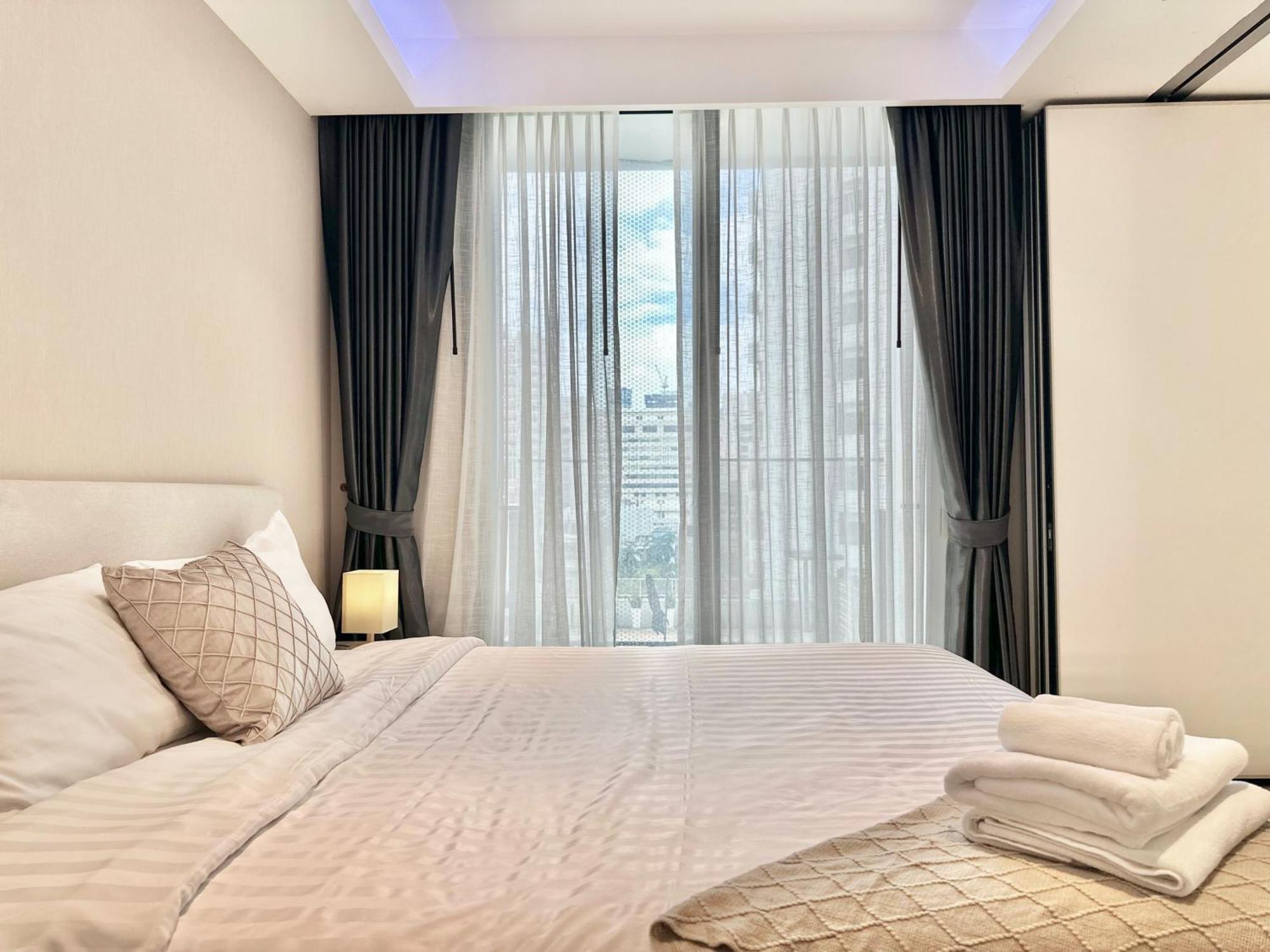 Sukhumvit 11#Luxury#Pool#Gym#Bts Nana&Mrt Sukhumvit#1Br#Max4Ppl Apartment Банкок Екстериор снимка