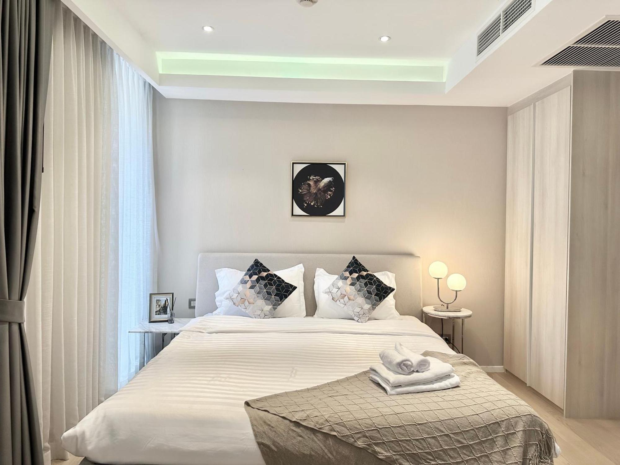Sukhumvit 11#Luxury#Pool#Gym#Bts Nana&Mrt Sukhumvit#1Br#Max4Ppl Apartment Банкок Екстериор снимка