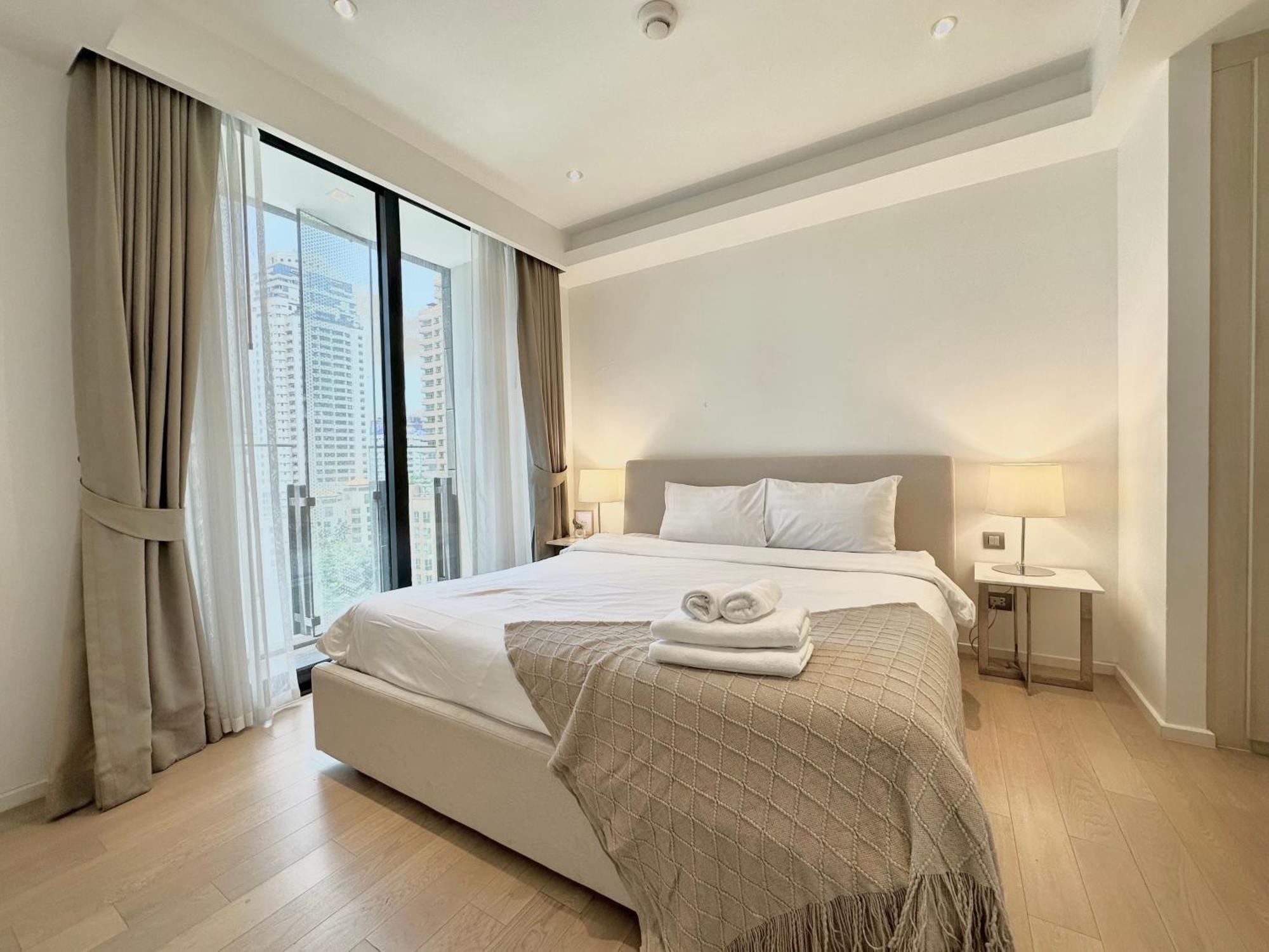 Sukhumvit 11#Luxury#Pool#Gym#Bts Nana&Mrt Sukhumvit#1Br#Max4Ppl Apartment Банкок Екстериор снимка