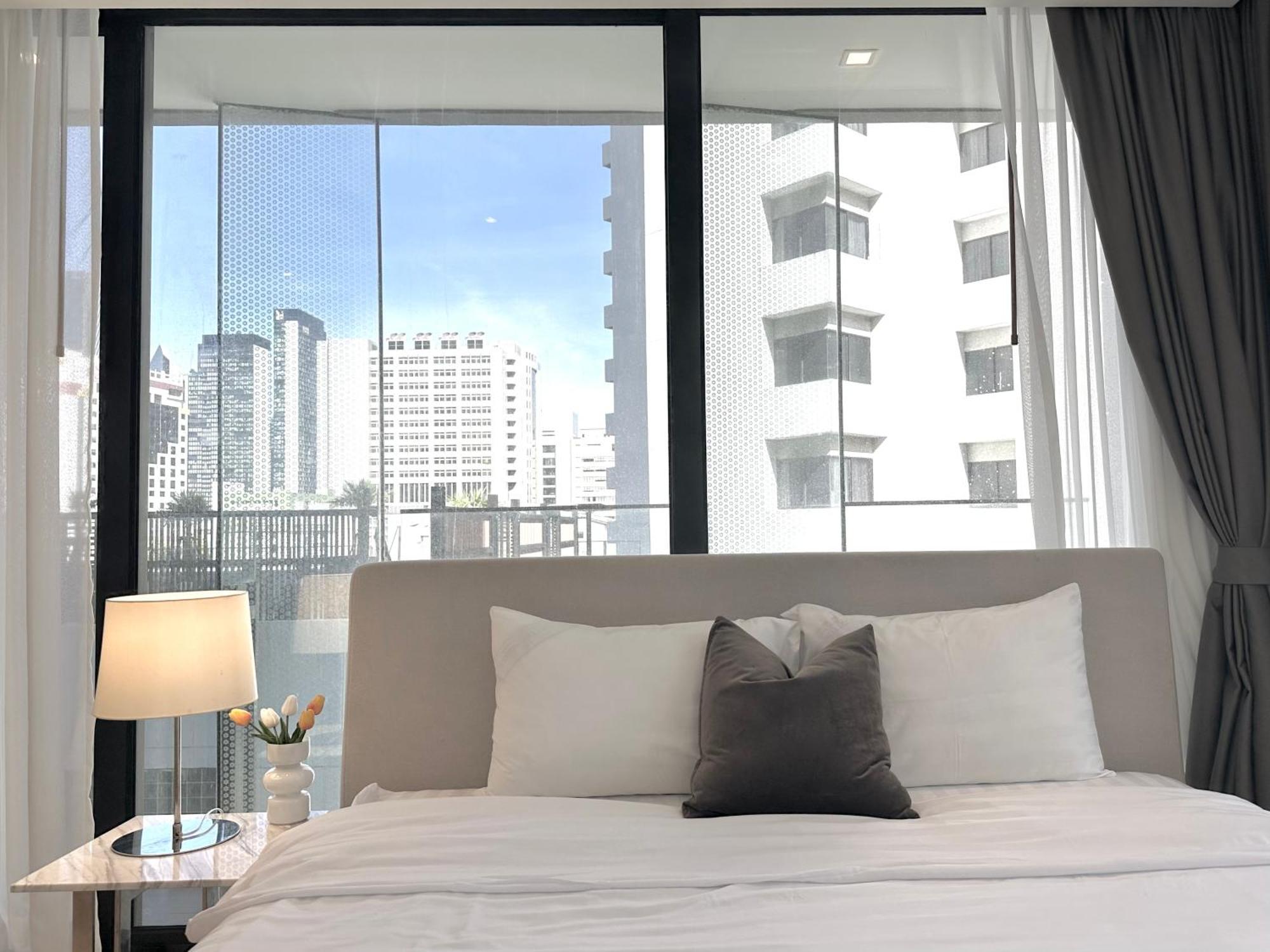 Sukhumvit 11#Luxury#Pool#Gym#Bts Nana&Mrt Sukhumvit#1Br#Max4Ppl Apartment Банкок Екстериор снимка