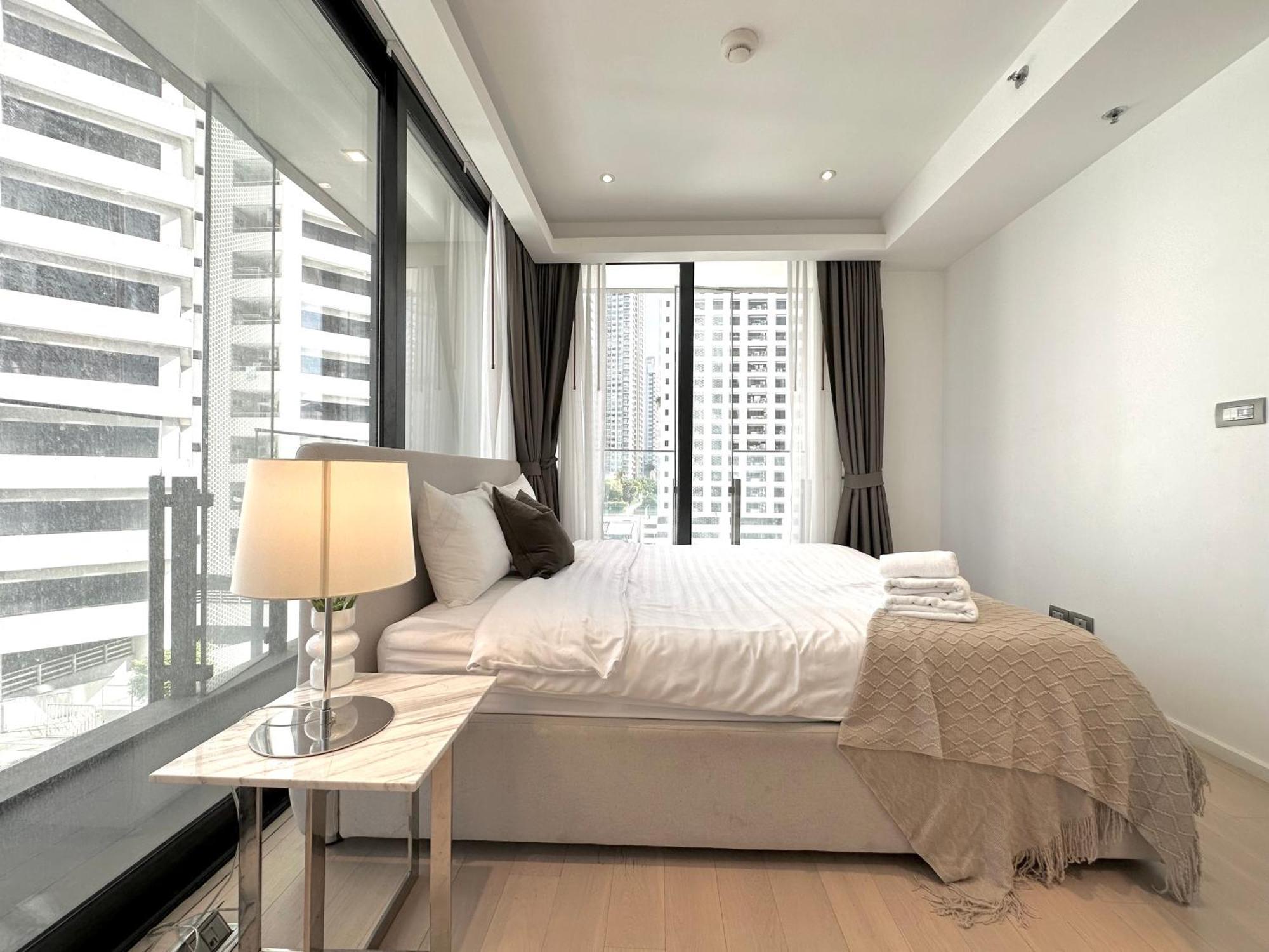 Sukhumvit 11#Luxury#Pool#Gym#Bts Nana&Mrt Sukhumvit#1Br#Max4Ppl Apartment Банкок Екстериор снимка