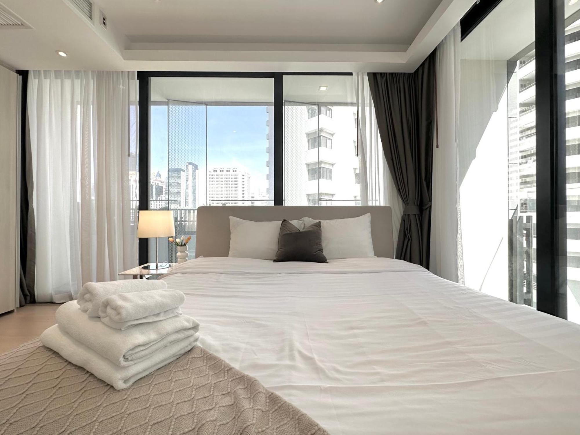 Sukhumvit 11#Luxury#Pool#Gym#Bts Nana&Mrt Sukhumvit#1Br#Max4Ppl Apartment Банкок Екстериор снимка